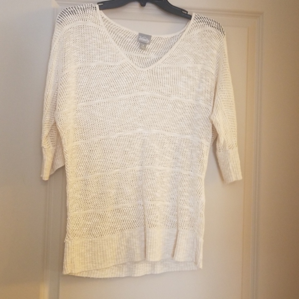 Light weight sweater